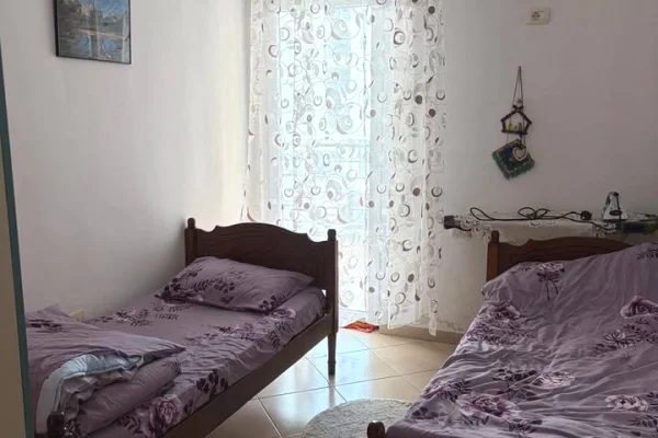 Shtepi me qera Apartament ne Tirane, 3+1, Mobilimi E mobiluar, Pagesa 55,000  Leke.