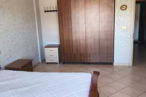 Shtepi me qera Apartament ne Tirane, 1+1, Mobilimi E mobiluar, Pagesa 40,000  Leke.