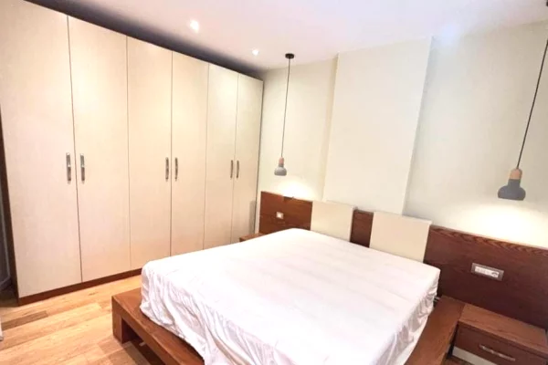Shtepi me qera Apartament ne Tirane, 3+1, Mobilimi E mobiluar, Pagesa 85,000  Leke.