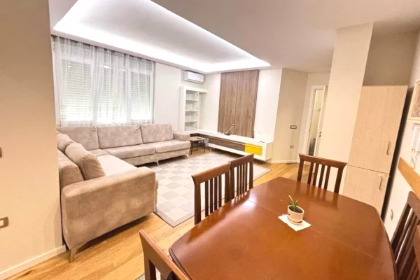 Shtepi me qera 3+1 ne Tirane - 85,000 Leke