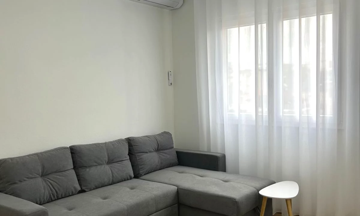 Shtepi me qera Apartament ne Tirane, 1+1, Mobilimi E mobiluar, Pagesa 40,000  Leke.