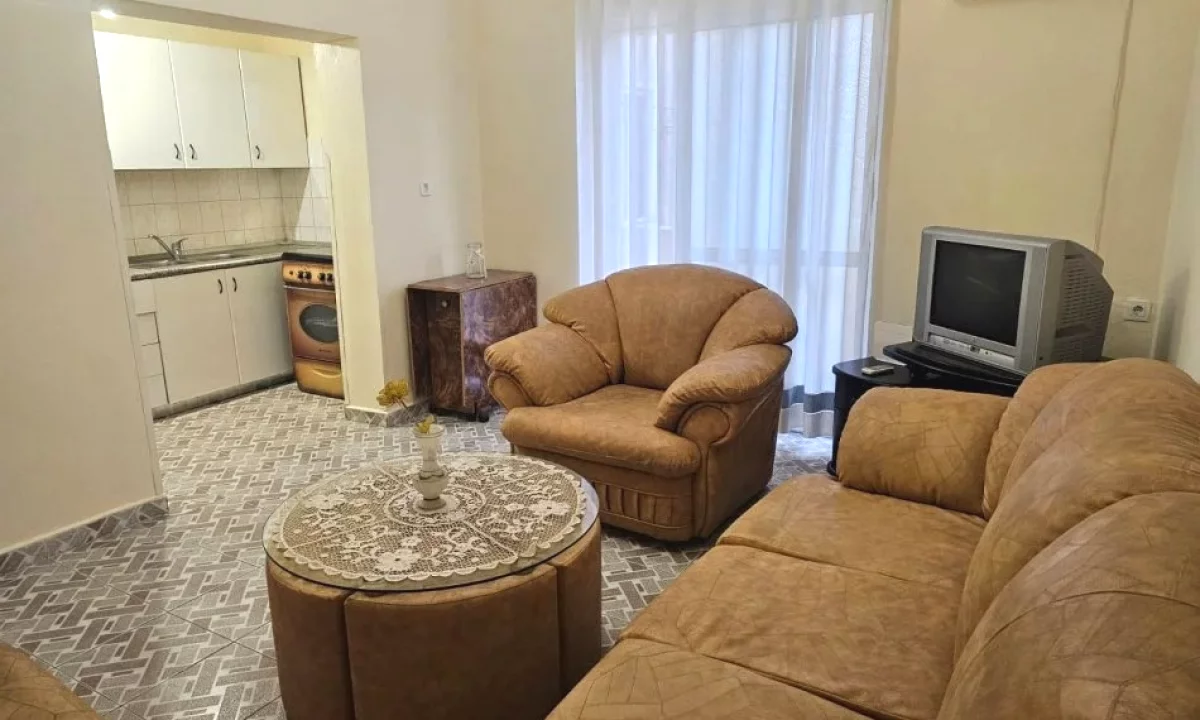 Shtepi me qera Apartament ne Tirane, 2+1, Mobilimi E mobiluar, Pagesa 60,000  Leke.