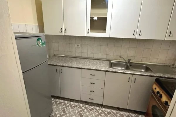 Shtepi me qera Apartament ne Tirane, 2+1, Mobilimi E mobiluar, Pagesa 60,000  Leke.