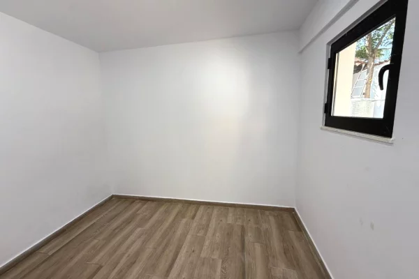 Ambient biznesi tek Tregu Elektrik/ 80,000 leke