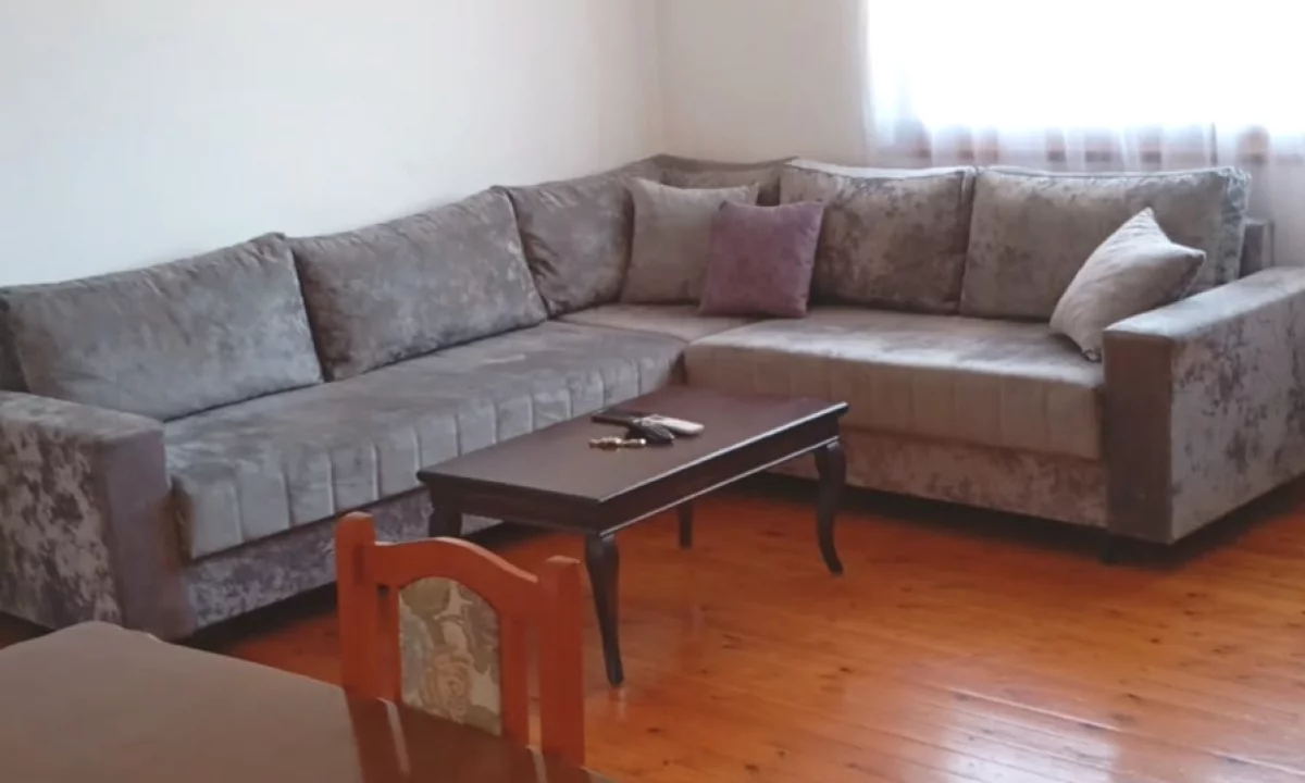 Shtepi me qera Apartament ne Tirane, 2+1, Mobilimi E mobiluar, Pagesa 45,000  Leke.