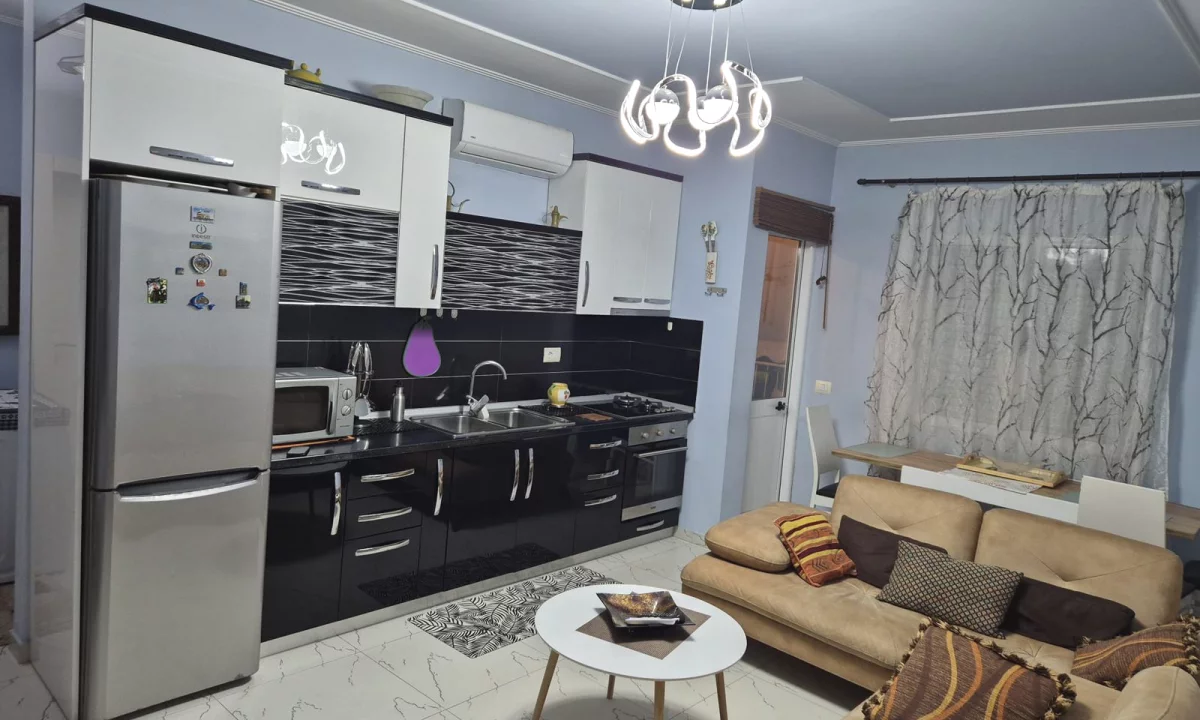 Shtepi me qera Apartament ne Tirane, 2+1, Mobilimi E mobiluar, Pagesa 65,000  Leke.