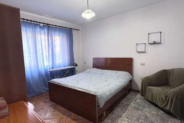 Shtepi me qera Apartament ne Tirane, 1+1, Mobilimi E mobiluar, Pagesa 40,000  Leke.