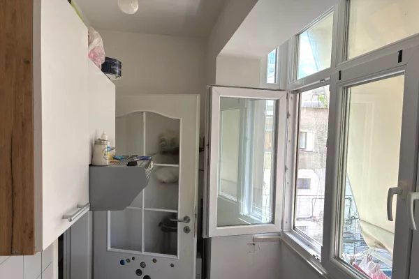 Shtepi ne shitje Apartament ne Tirane, 2+1, Mobilimi Bosh, pa mobiluar, Pagesa 160,000  Euro.