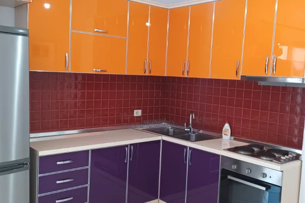 Shtepi me qera Apartament ne Tirane, 2+1, Mobilimi E mobiluar, Pagesa 40,000  Leke.