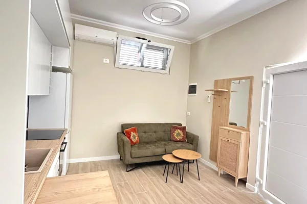 Apartament 1+1 me qera Oxhaku/ 45,000 leke