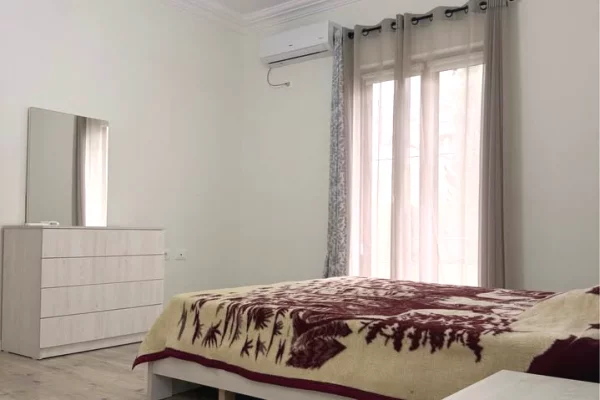 Shtepi me qera Apartament ne Tirane, 2+1, Mobilimi E mobiluar, Pagesa 63,000  Leke.