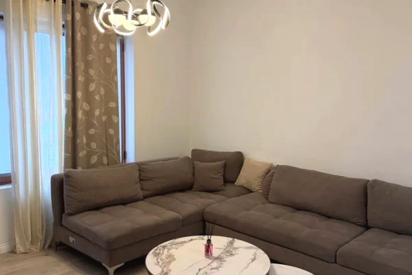 Apartament me qera 2+1 ne Sauk/ 63,000 leke