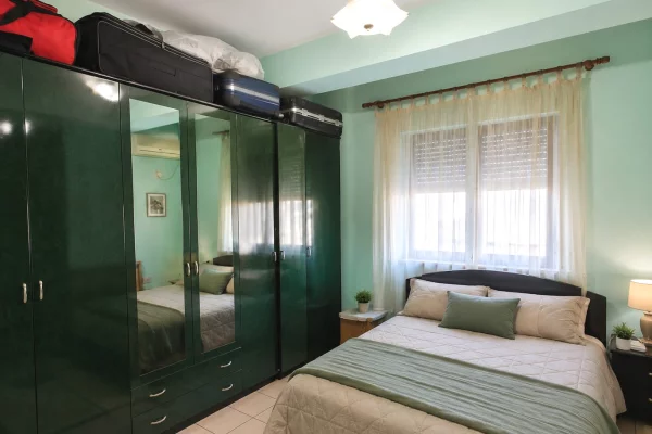 Shtepi me qera Apartament ne Tirane, 1+1, Mobilimi E mobiluar, Pagesa 45,000  Leke.