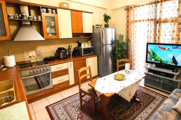 Shtepi me qera Apartament ne Tirane, 1+1, Mobilimi E mobiluar, Pagesa 45,000  Leke.