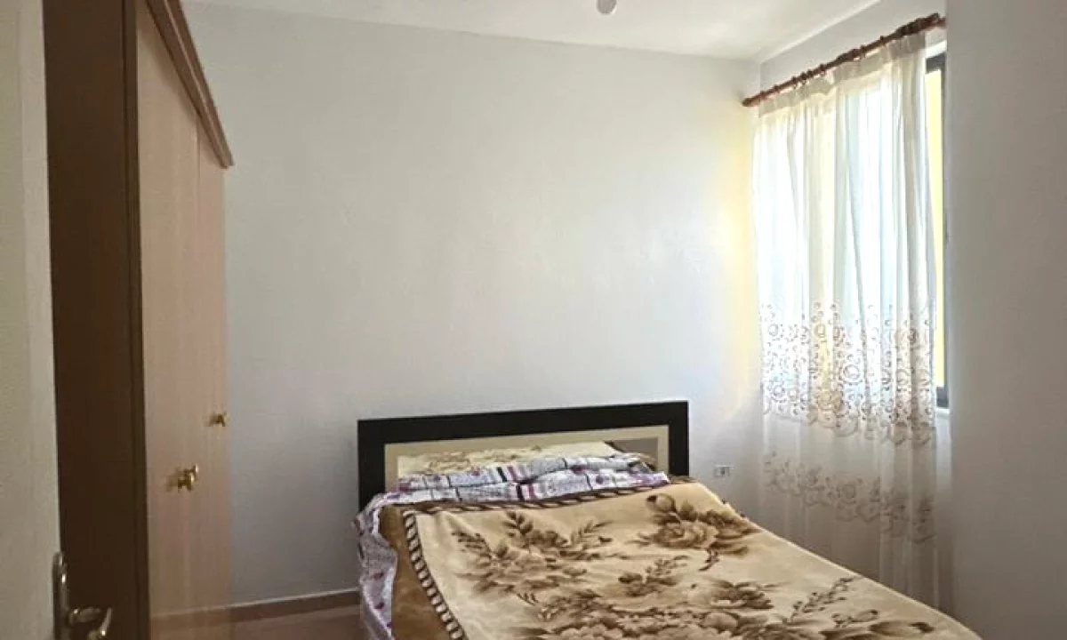 Shtepi me qera Apartament ne Tirane, 2+1, Mobilimi E mobiluar, Pagesa 40,000  Leke.