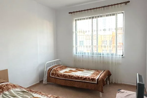Shtepi me qera Apartament ne Tirane, 2+1, Mobilimi E mobiluar, Pagesa 40,000  Leke.