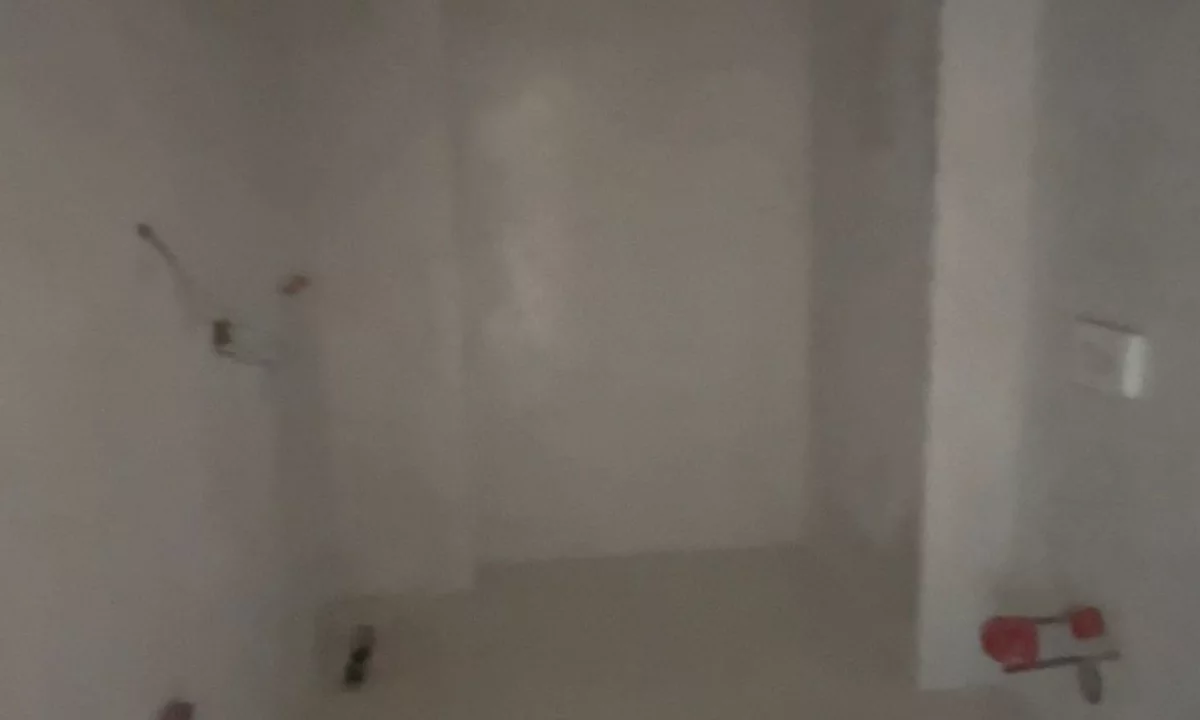 Shtepi ne shitje Apartament ne Tirane, 1+1, Mobilimi Bosh, pa mobiluar, Pagesa 83,930  Euro.