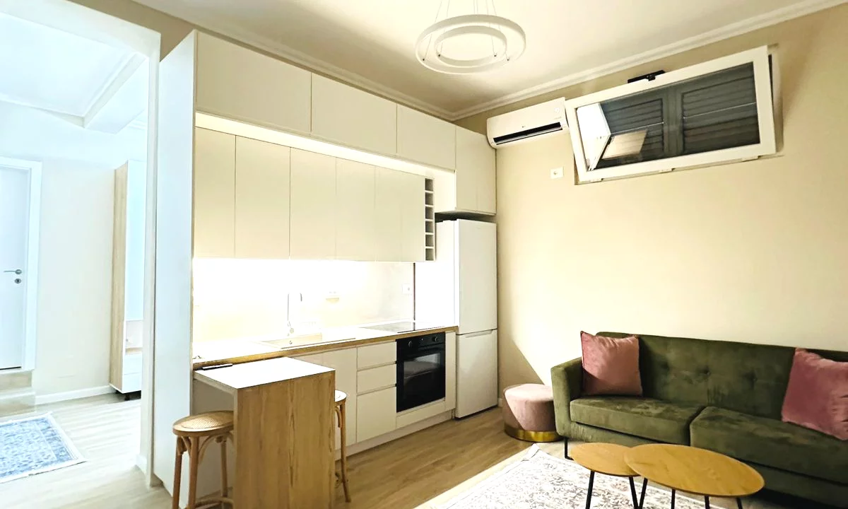Shtepi me qera Apartament ne Tirane, 1+1, Mobilimi E mobiluar, Pagesa 45,000  Leke.