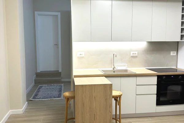 Shtepi me qera Apartament ne Tirane, 1+1, Mobilimi E mobiluar, Pagesa 45,000  Leke.