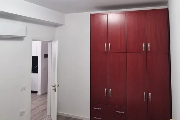 Shtepi me qera Apartament ne Tirane, 1+1, Mobilimi E mobiluar, Pagesa 52,000  Leke.