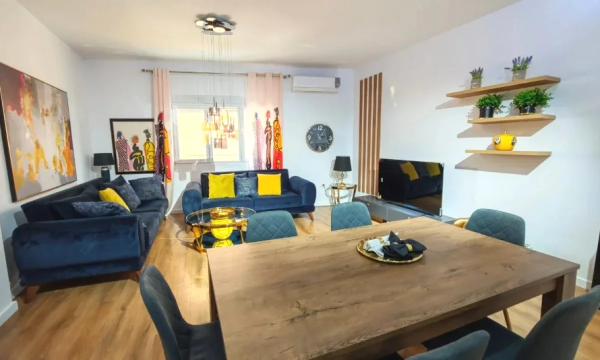 Shtepi me qera Apartament ne Tirane, 2+1, Mobilimi E mobiluar, Pagesa 950  Euro.