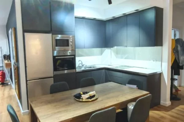Shtepi me qera Apartament ne Tirane, 2+1, Mobilimi E mobiluar, Pagesa 950  Euro.