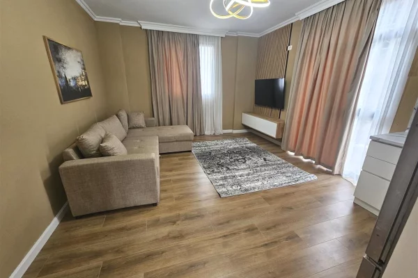 Shtepi me qera 2+1 ne Tirane - 55,000 Leke