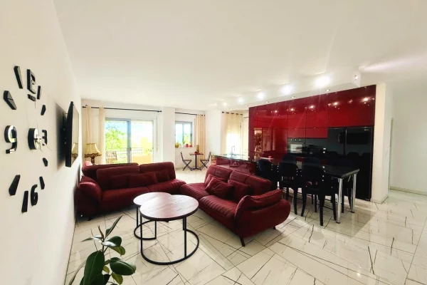 Shtepi me qera 2+1 ne Tirane - 1,200 Euro