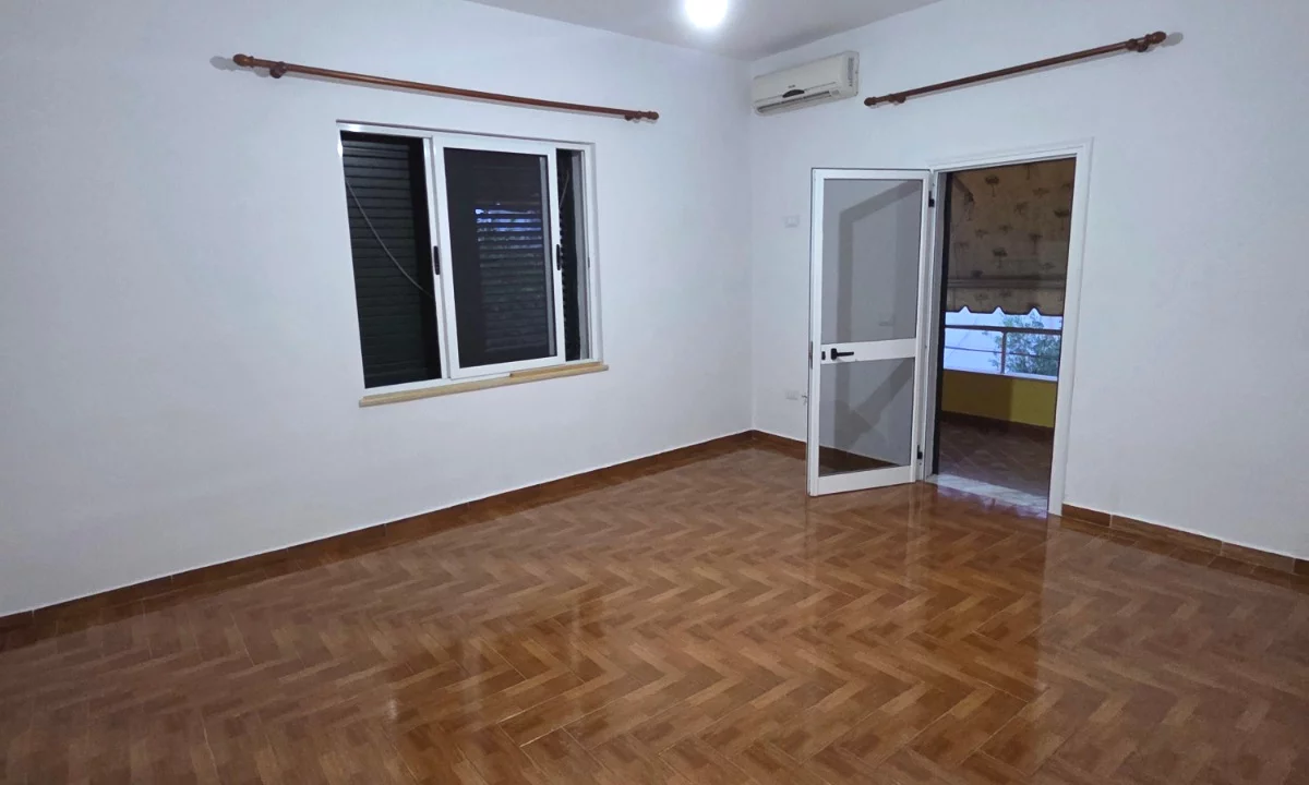 Shtepi me qera Apartament ne Tirane, 2+1, Mobilimi Pjeserisht e mobiluar, Pagesa 38,000  Leke.
