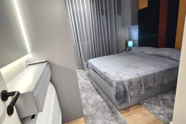 Shtepi me qera Apartament ne Tirane, 2+1, Mobilimi E mobiluar, Pagesa 100,000  Leke.