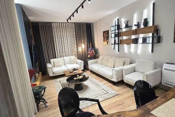 Shtepi me qera Apartament ne Tirane, 2+1, Mobilimi E mobiluar, Pagesa 100,000  Leke.