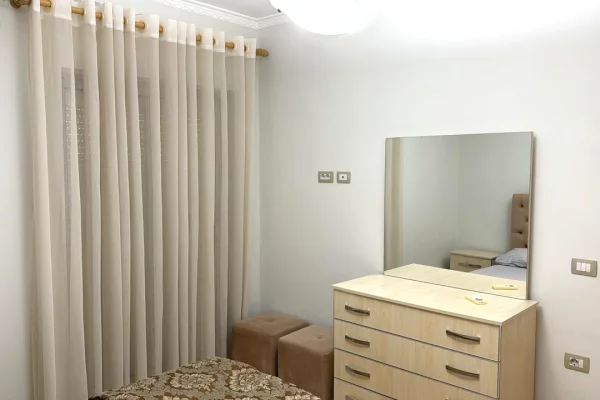 Shtepi me qera Apartament ne Tirane, 2+1, Mobilimi E mobiluar, Pagesa 60,000  Leke.