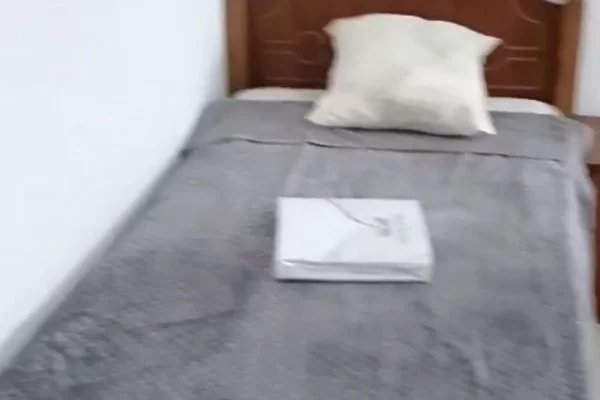 Shtepi me qera Apartament ne Tirane, 1+1, Mobilimi E mobiluar, Pagesa 40,000  Leke.