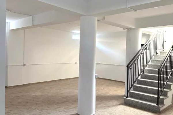 Shtepi me qera Vila Luksoze ne Tirane, 5+1, Mobilimi Bosh, pa mobiluar, Pagesa 4,200  Euro.