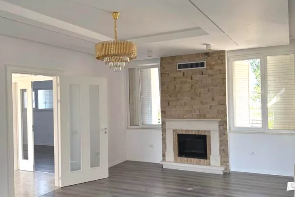 Shtepi me qera Vila Luksoze ne Tirane, 5+1, Mobilimi Bosh, pa mobiluar, Pagesa 4,200  Euro.