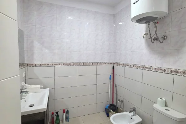  Ambient me qera per Zyra te Shkolla e Baletit/ 50,000 leke