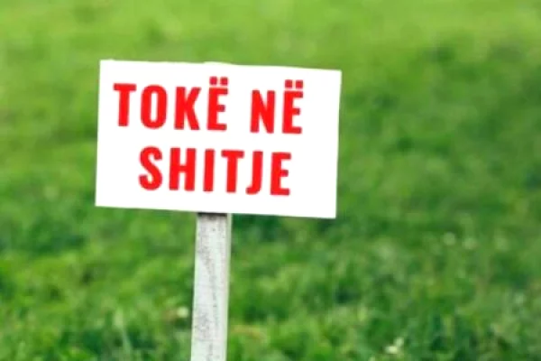 Truall ose Toke ne Tirane - 21,500,000 Leke