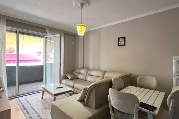 Shtepi me qera 1+1 ne Tirane - 40,000 Leke