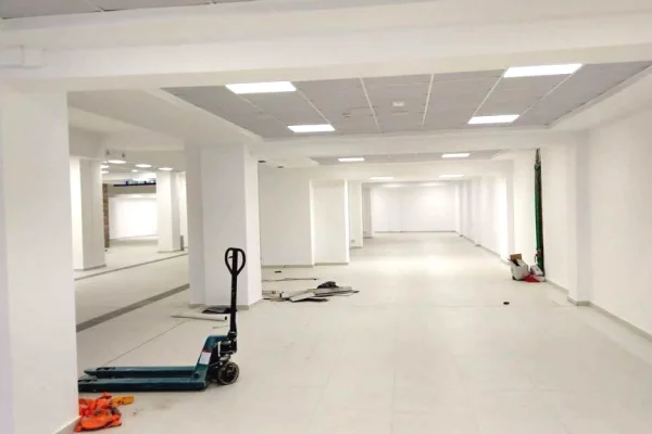Ambient biznesi me qera ne Kombinat/ 200,000 All/Muaj