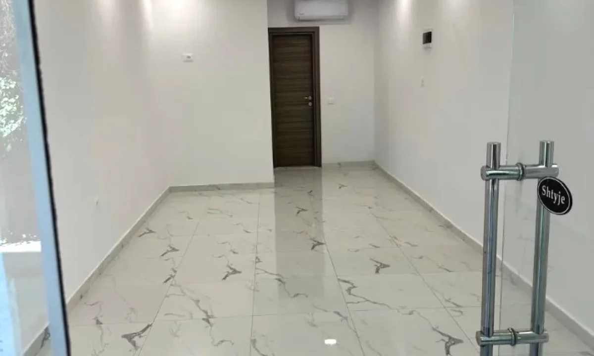 Ambient biznesi me qera ne rrugen e Elbasanit/ 400 Euro