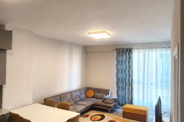Apartament 1+1 me qera ne Komuna e Parisit/ 70,000 All
