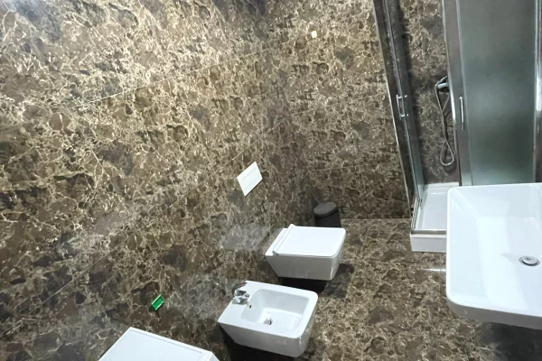 Shtepi me qera Apartament ne Tirane, 3+1, Mobilimi E mobiluar, Pagesa 900  Euro.