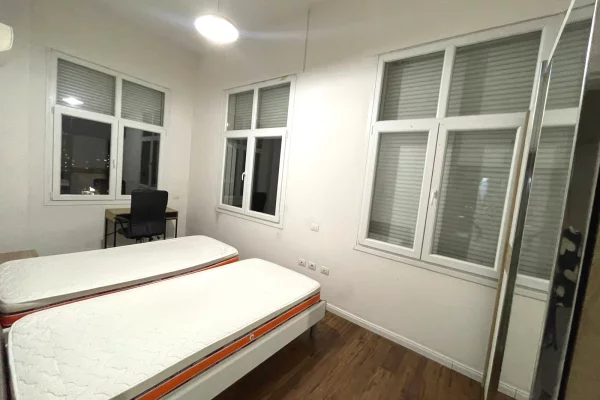 Shtepi me qera Apartament ne Tirane, 3+1, Mobilimi E mobiluar, Pagesa 900  Euro.