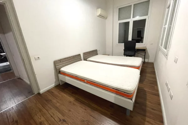 Shtepi me qera Apartament ne Tirane, 3+1, Mobilimi E mobiluar, Pagesa 900  Euro.