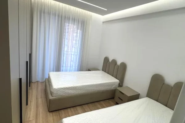 Appartamento in affitto a Tirana 2+1, Arredato