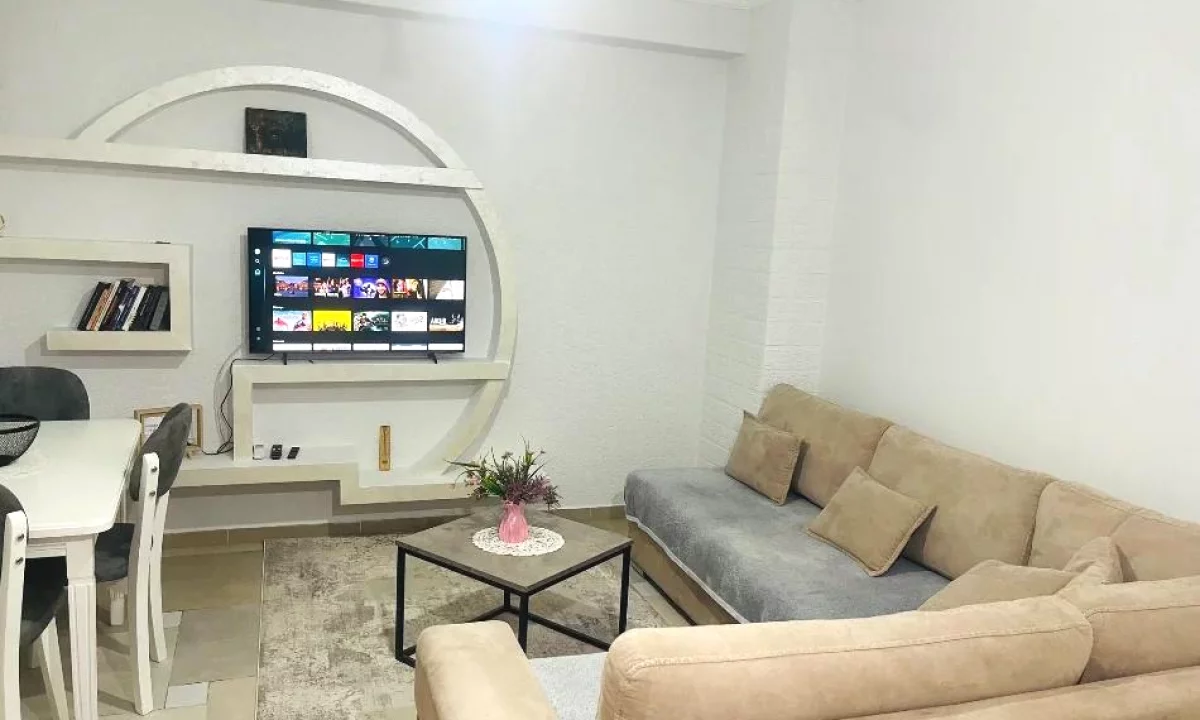 Shtepi me qera Apartament ne Tirane, 2+1, Mobilimi E mobiluar, Pagesa 550  Euro.