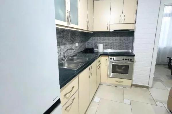 Shtepi me qera Apartament ne Tirane, 2+1, Mobilimi E mobiluar, Pagesa 550  Euro.