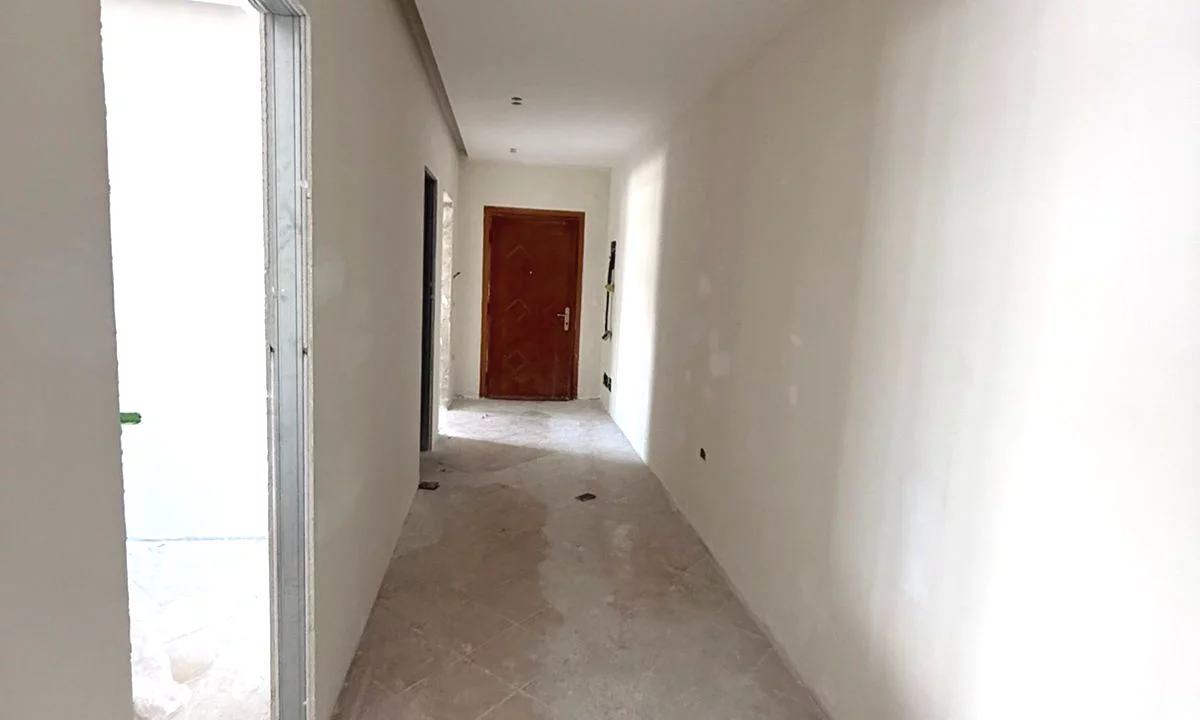 Shtepi ne shitje Apartament ne Tirane, 2+1, Mobilimi E mobiluar, Pagesa 125,000  Euro.