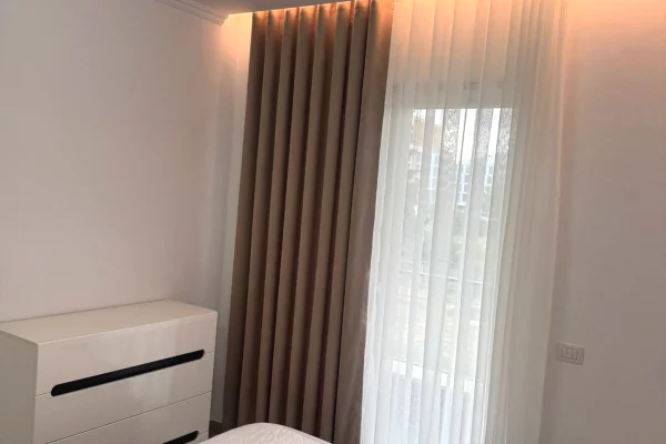 Shtepi me qera Apartament ne Tirane, 1+1, Mobilimi Bosh, pa mobiluar, Pagesa 60,000  Leke.
