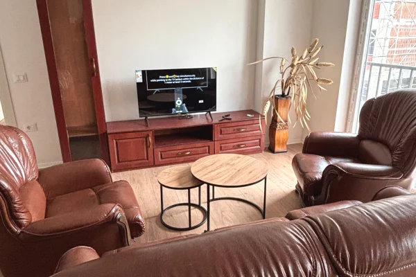 Apartament 1+1 me qera ne Paskuqan/ 35.000 All
